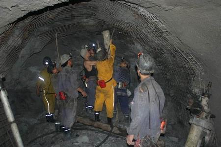 翠峦工程爆破中的危险因素分析以及应对工程爆破危险的措施