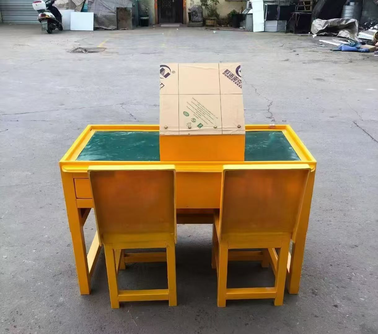翠峦防静电导通桌井下煤矿火工品发放桌：危险品流转的安全守护者